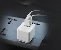 Адаптер сетевой Rock Mini Tank Travel Charger 2USB 2,4A (RWC0204) - фото 14547
