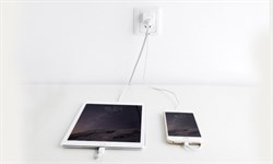 Адаптер сетевой Rock Mini Tank Travel Charger 2USB 2,4A (RWC0204) - фото 14549